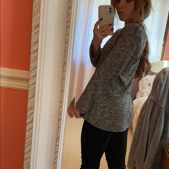 Liz Claiborne Long-sleeve grey top - Picture 7 of 11